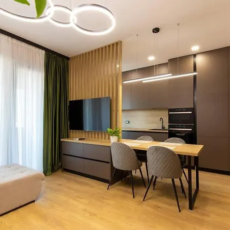 Elegant 2 Bedroom Retreat * Bucharest