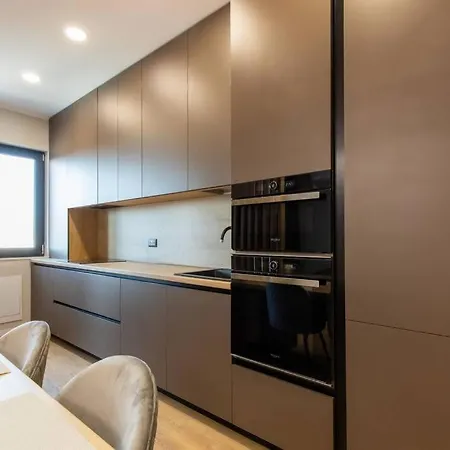 Elegant 2 Bedroom Retreat Apartment Bucharest
