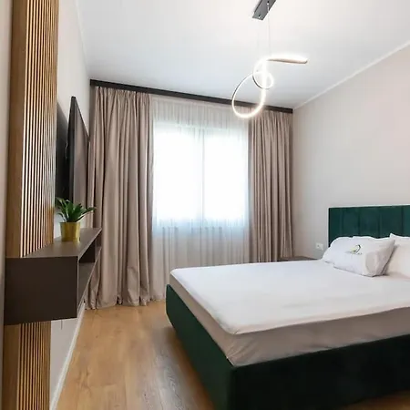 Elegant 2 Bedroom Retreat *