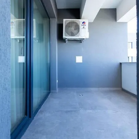 דירה Elegant 2 Bedroom Retreat