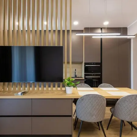 Elegant 2 Bedroom Retreat בוקרשט