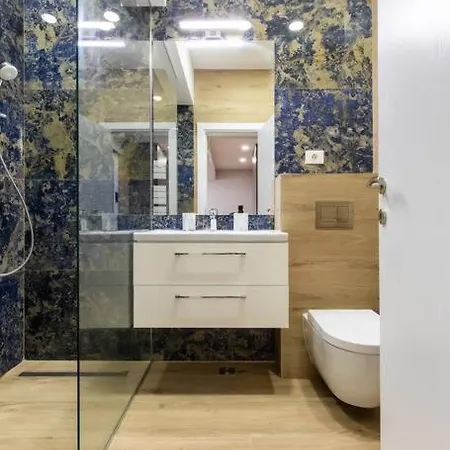 Elegant 2 Bedroom Retreat *