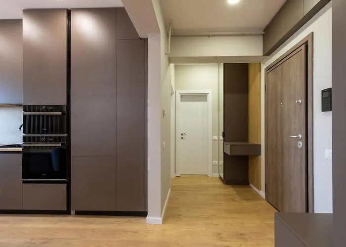 Elegant 2 Bedroom Retreat בוקרשט