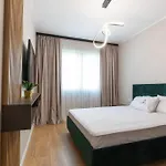 Elegant 2 Bedroom Retreat *